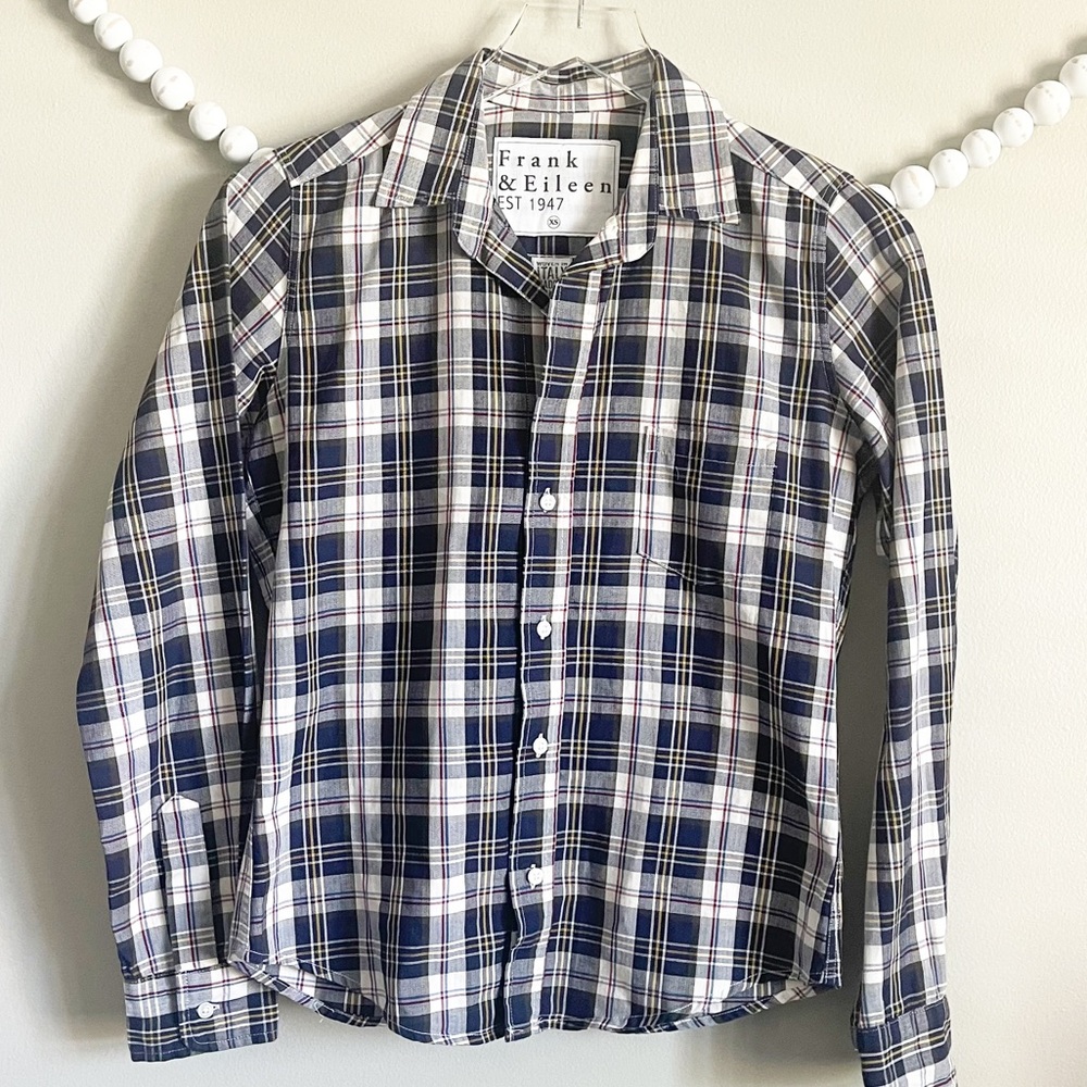 NWOT! Frank and Eileen Plaid Button Down Shirt in size XS **SHIPS SAME DAY!**